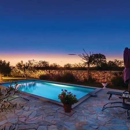 Holiday home New! Masa With Heated Pool Near Krka National Park *