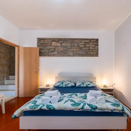 Vakantiehuis Masa With Heated Pool Near Krka National Park Ljubotic
