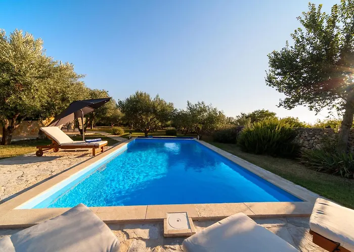 New! Masa With Heated Pool Near Krka National Park בית נופש